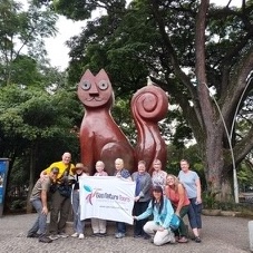 group-by-cat-statue